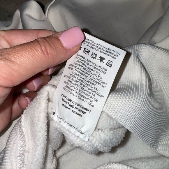 Nike White and Black Dri-FIT Hoodie - Picture 7 of 7